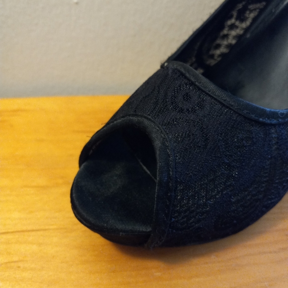 Aldo Lace Stilletho Peep Toe Womens Size 37 - Picture 7 of 10